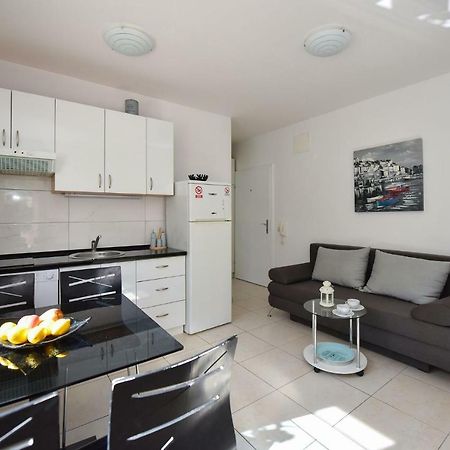 Vicy Apartment Novalja Bagian luar foto
