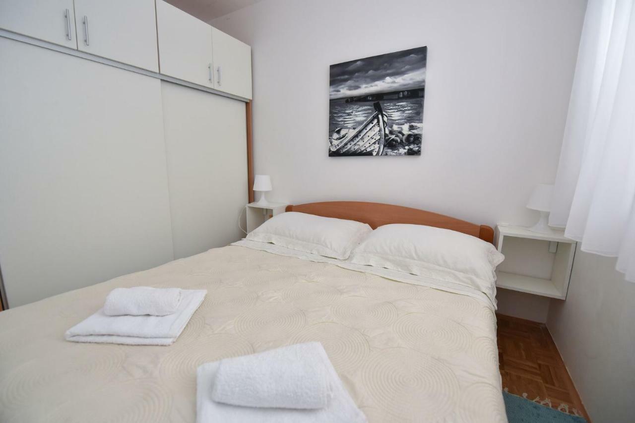 Vicy Apartment Novalja Bagian luar foto