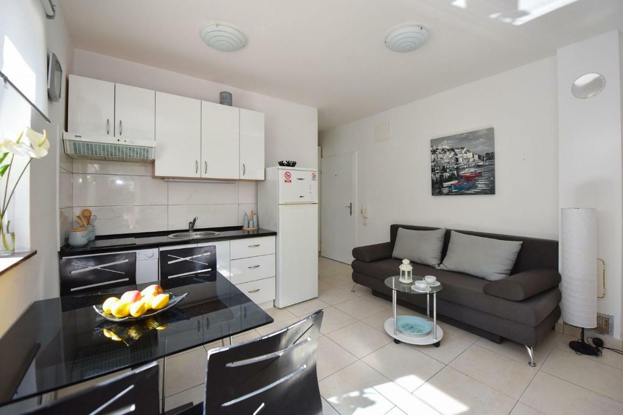 Vicy Apartment Novalja Bagian luar foto