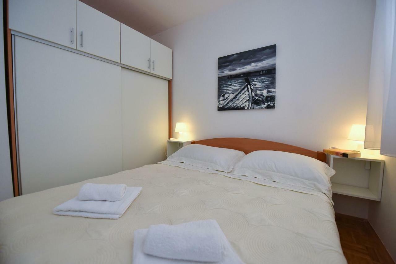Vicy Apartment Novalja Bagian luar foto