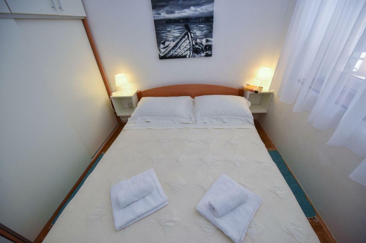 Vicy Apartment Novalja Bagian luar foto