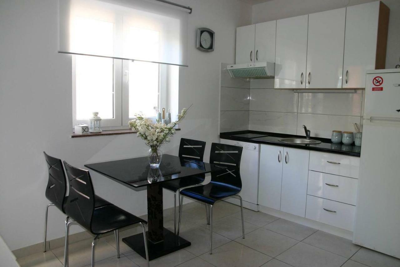 Vicy Apartment Novalja Bagian luar foto